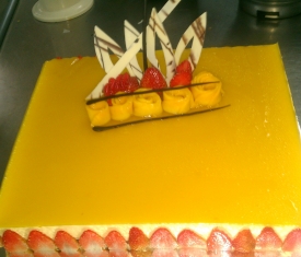Cream fruit cake